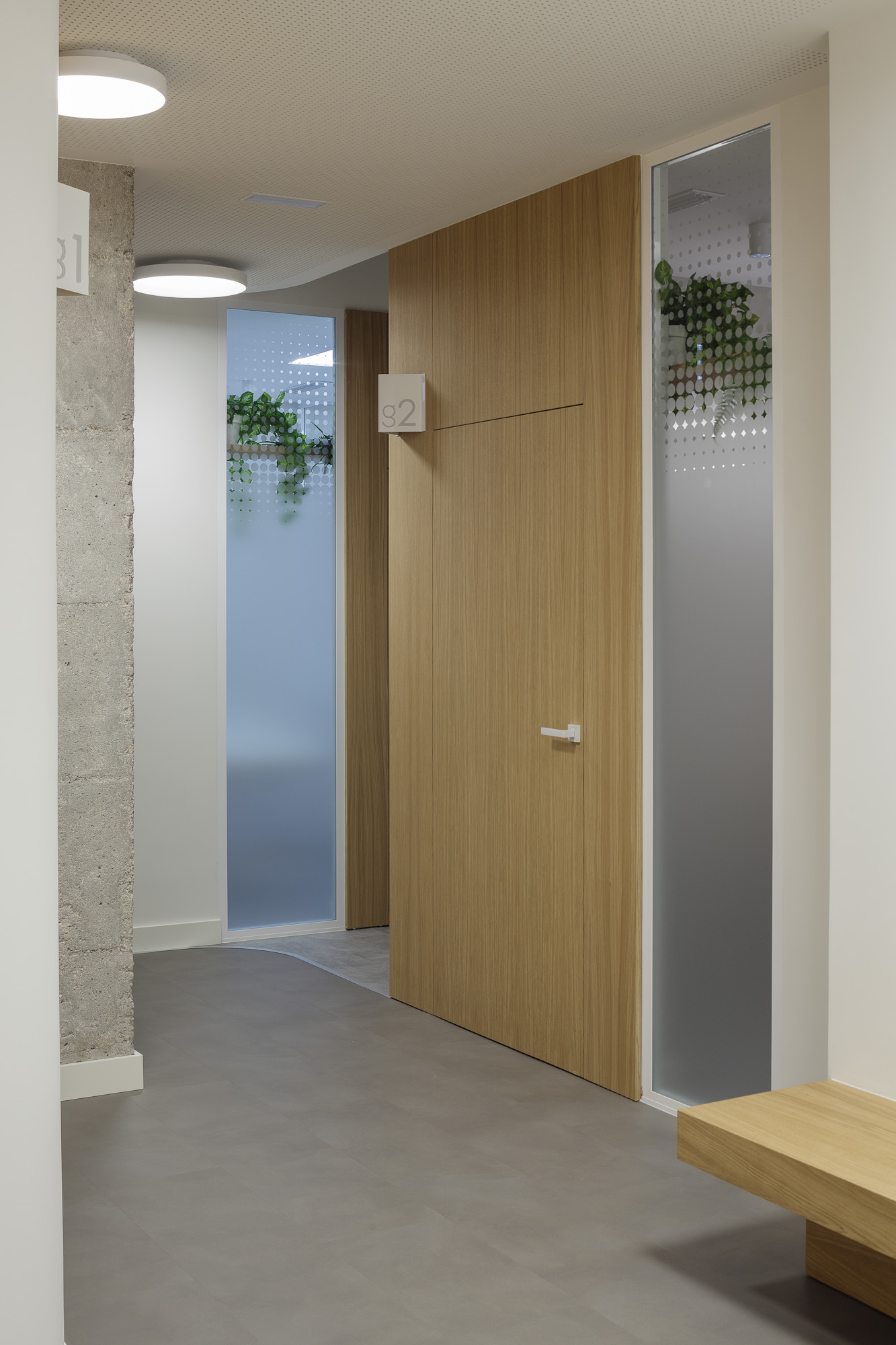 Detalle de una puerta de acceso a sala privada